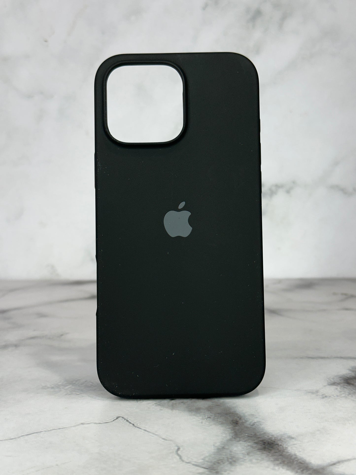Silicone case negro 16 pro max