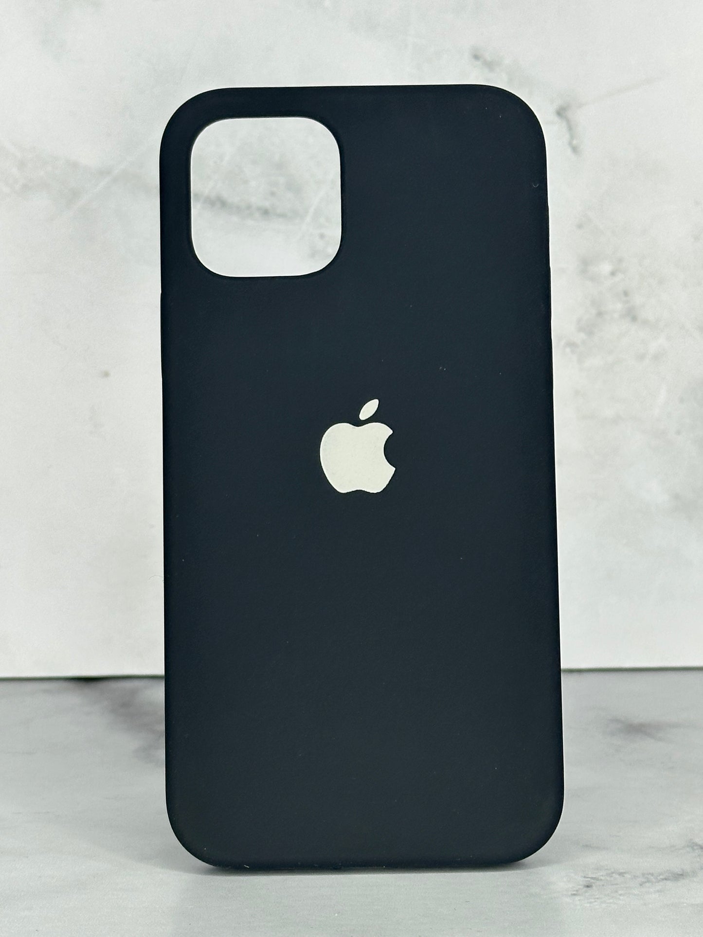 Silicone case negro 12 / 12 pro