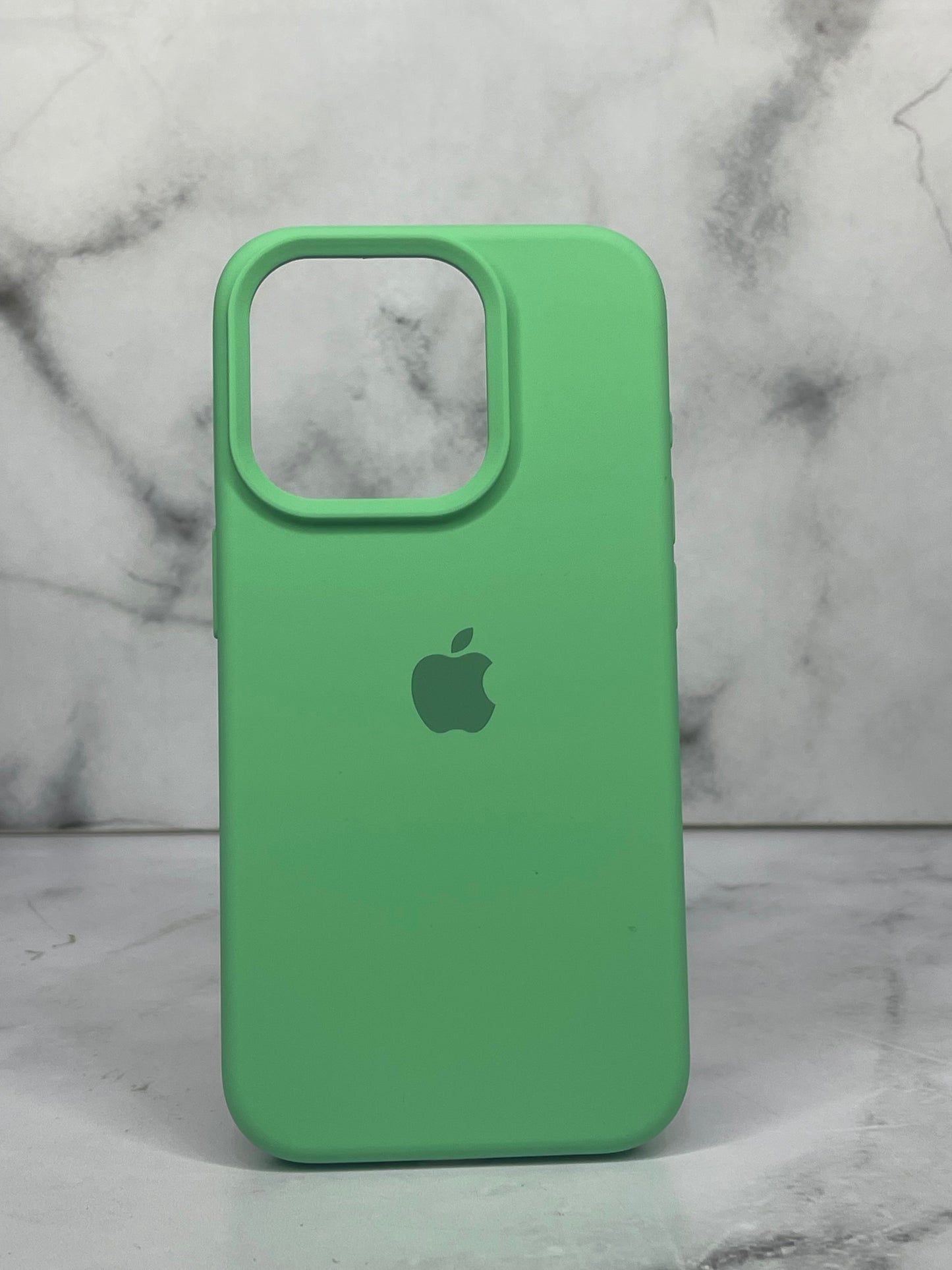 Silicone case verde 15 pro