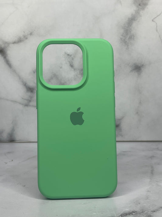 Silicone case verde 15 pro