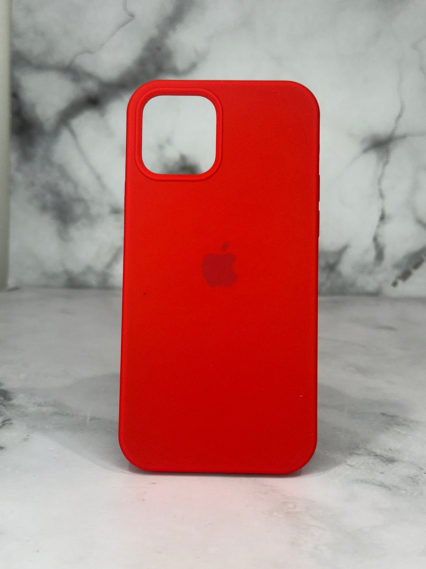 Silicone case rojo 12 / 12 pro