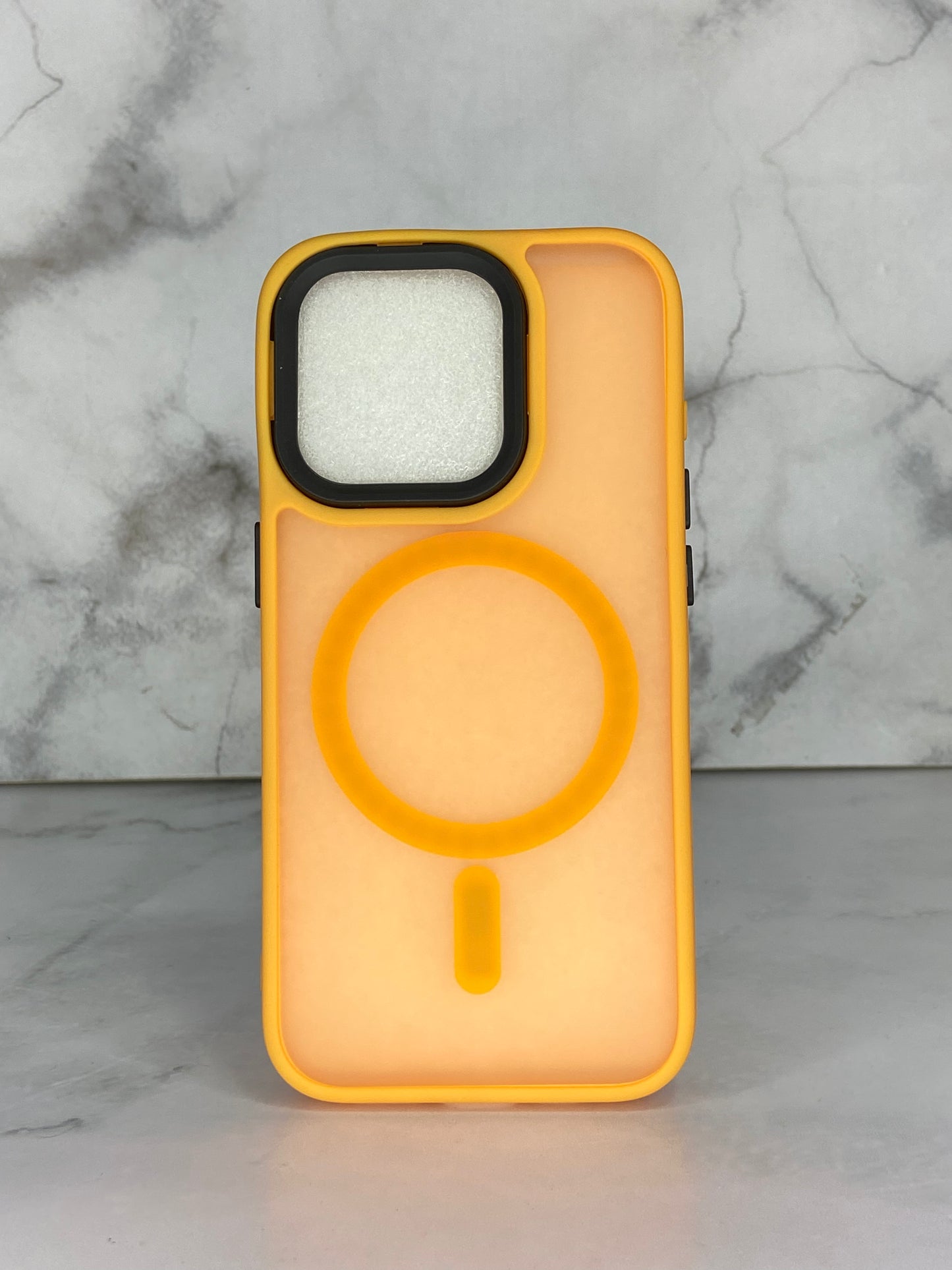 MagSafe naranja 15 pro