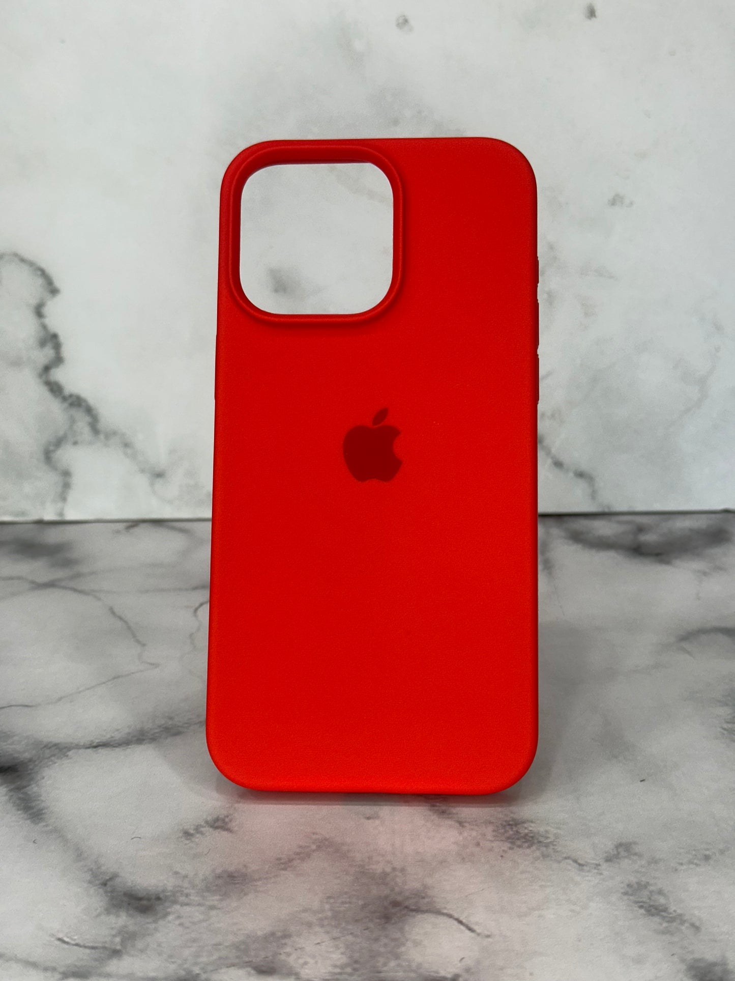 Silicone case rojo 15 pro max