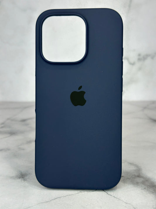 Silicone case azul oscuro 16 pro