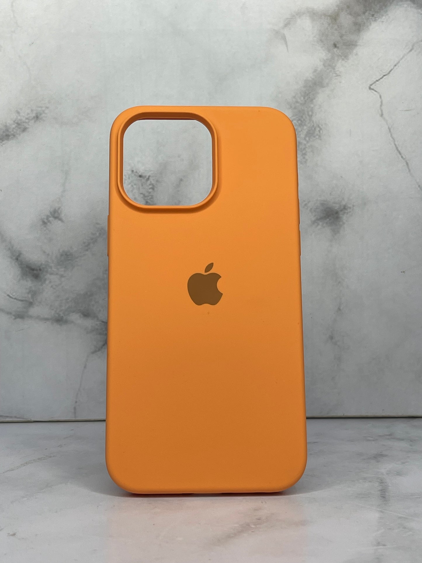 Silicone case naranja 14 pro Max