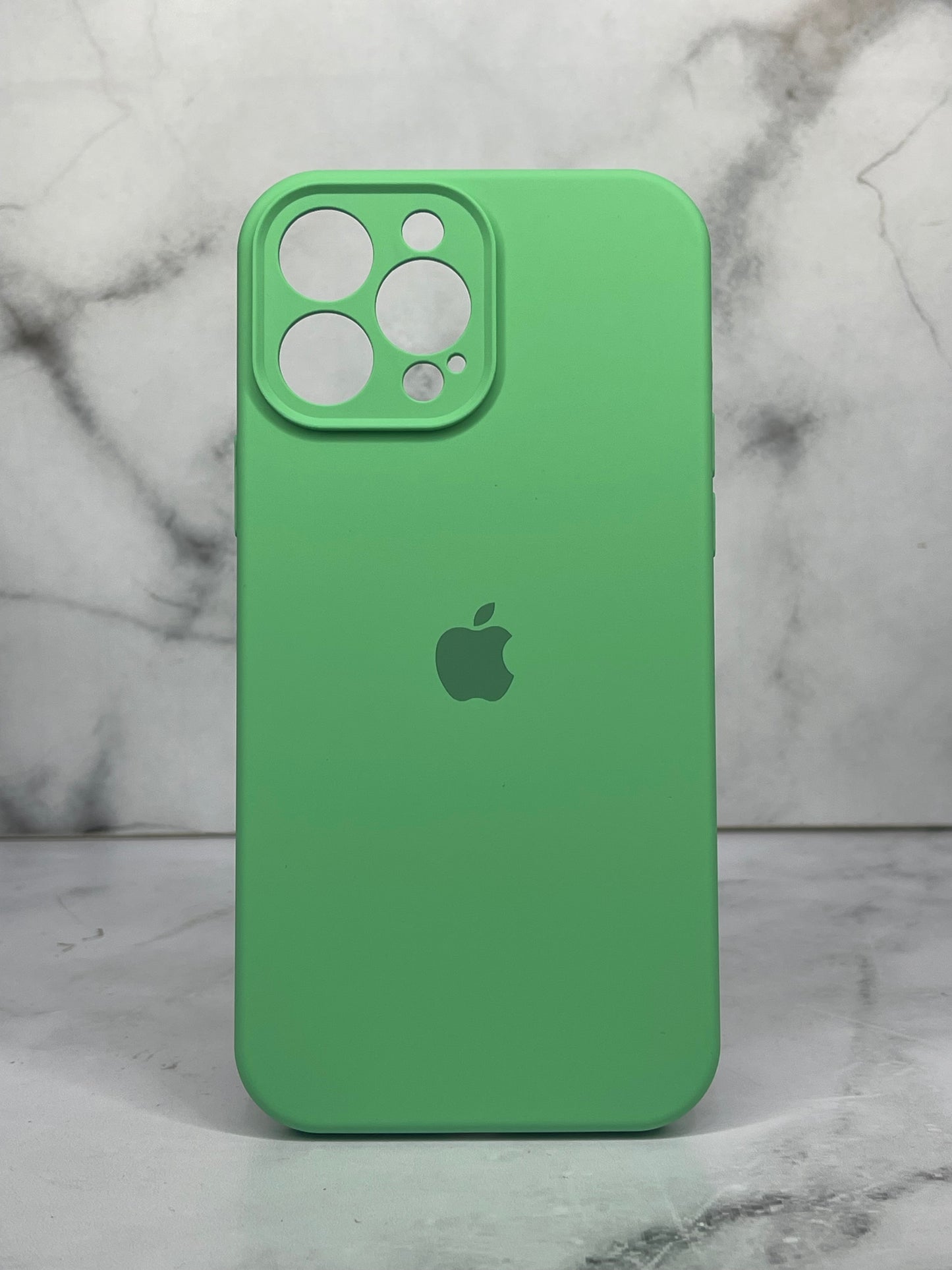 Silicone case verde 13 pro Max