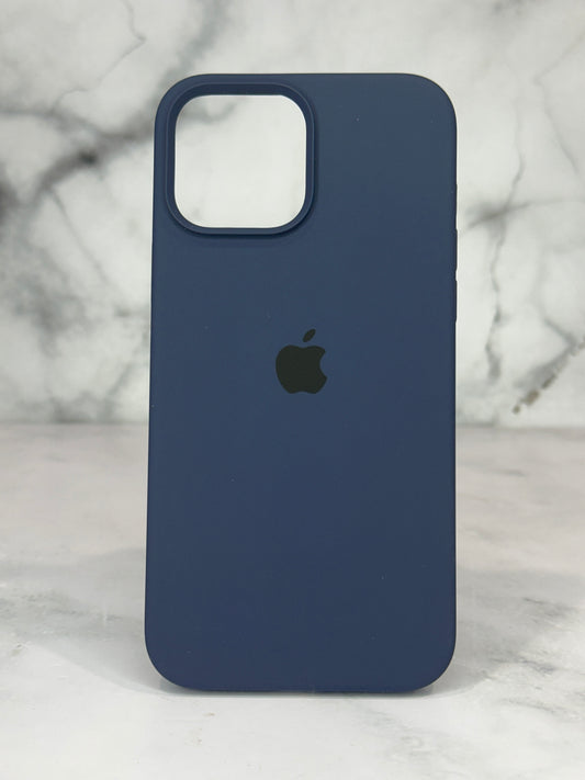 Silicone case azul oscuro 13 pro max