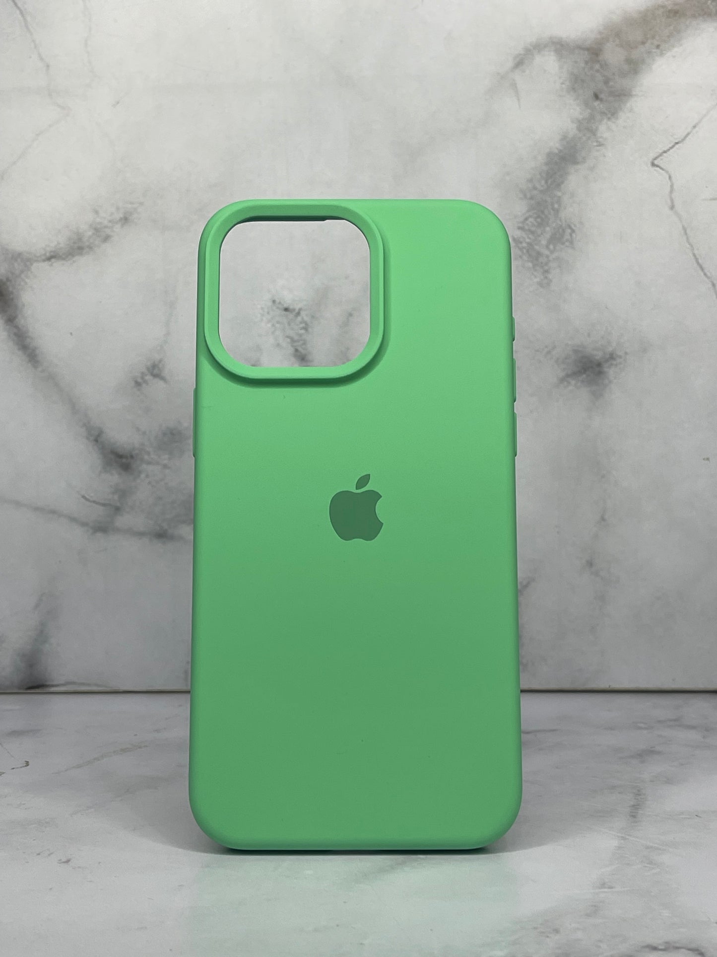 Silicone case verde 15 pro Max