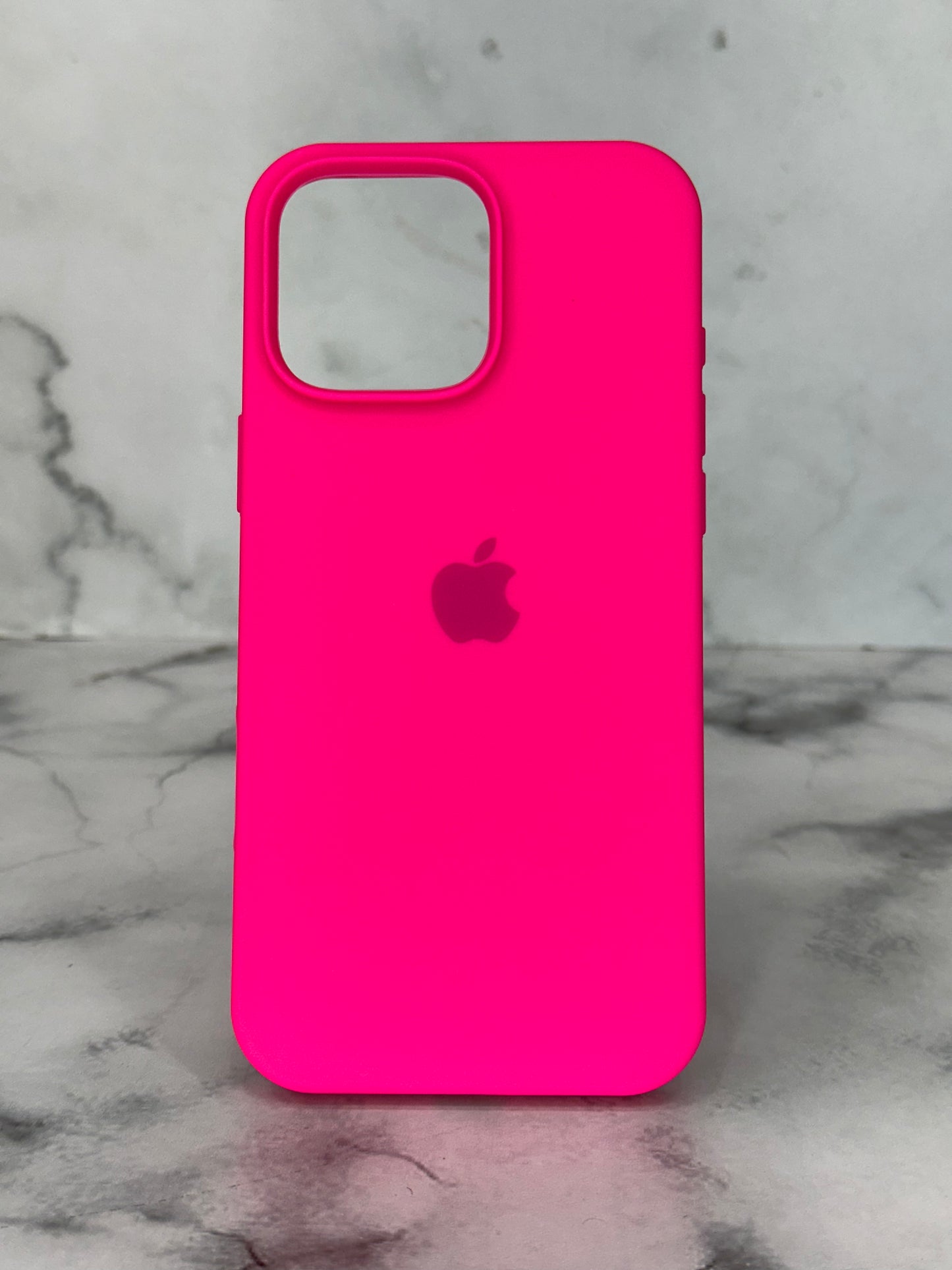 Silicone case fucsia 16 pro ma